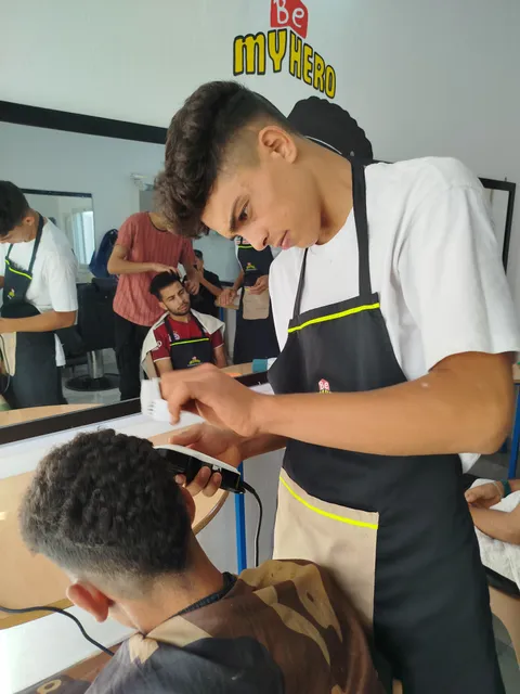 حصة تطبيقية في الحلاقة الرجالية